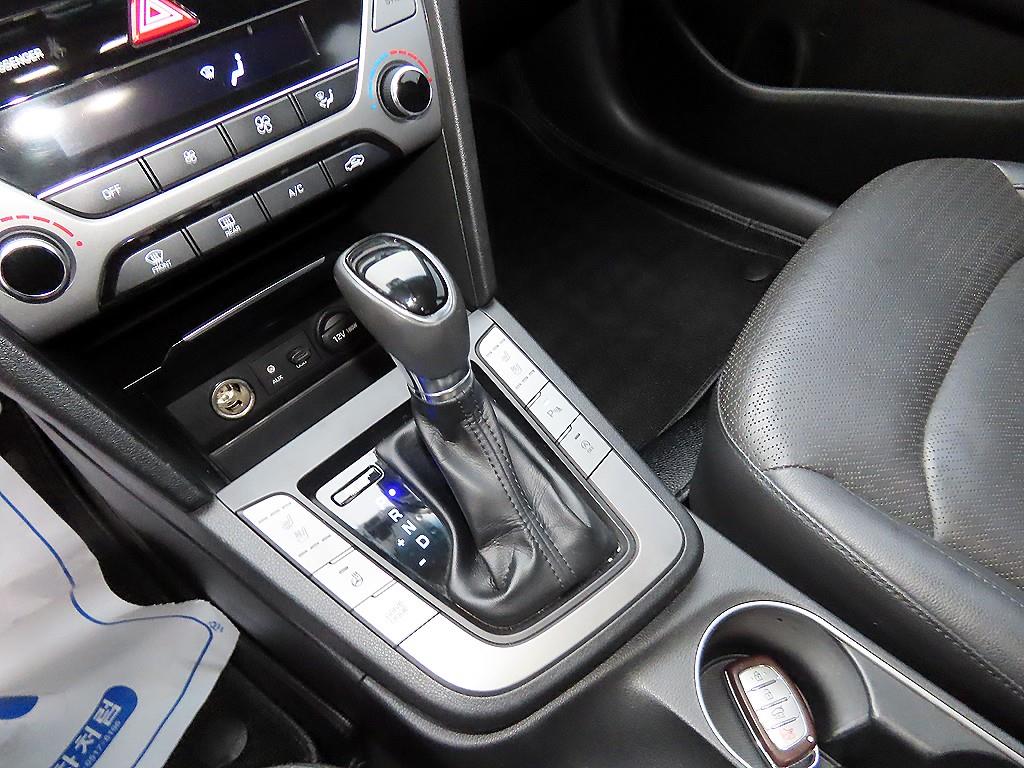 현대 아반떼AD 1.6 디젤 프리미엄 - 이미지 11