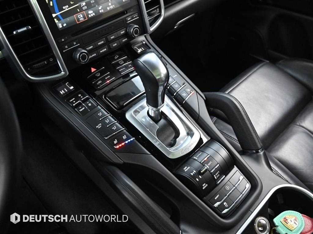 포르쉐 카이엔(2세대) 디젤 3.0 플래티넘에디션 - 이미지 12