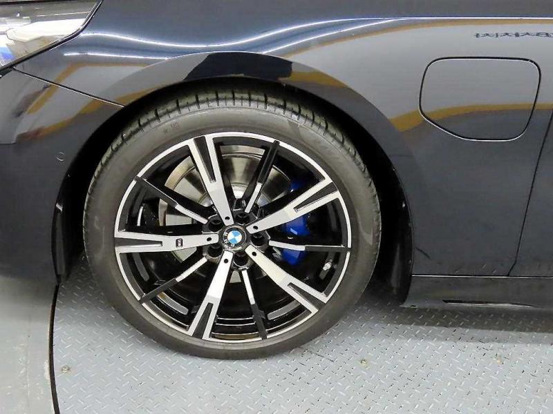 BMW 5시리즈(8세대) 530e M 스포츠 - 이미지 12