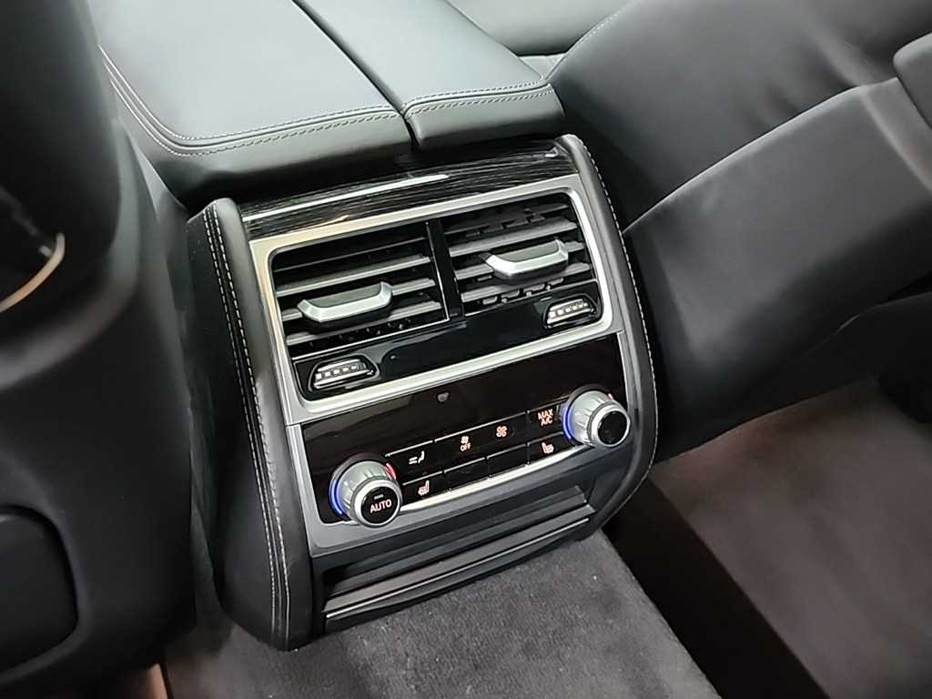 BMW 7시리즈(6세대) 740e M 스포트팩 - 이미지 13