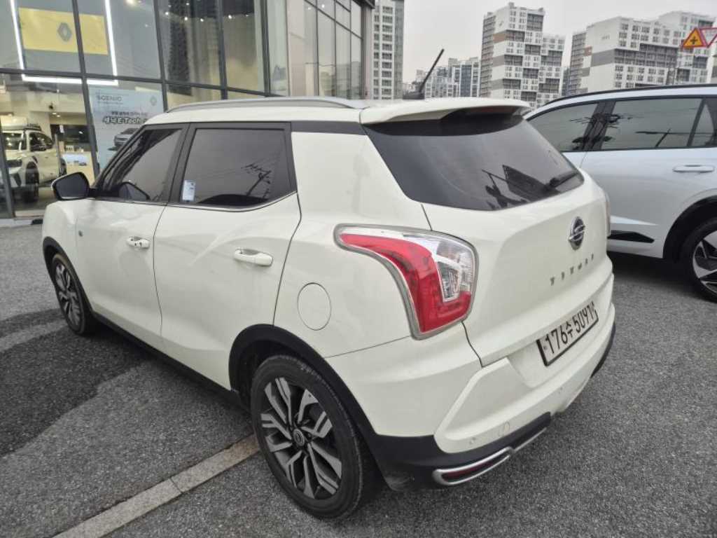 KG모빌리티(쌍용) 티볼리 아머 1.6 디젤 VX - 이미지 5