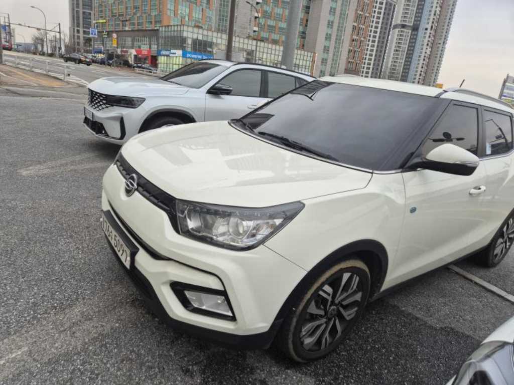 KG모빌리티(쌍용) 티볼리 아머 1.6 디젤 VX - 이미지 4