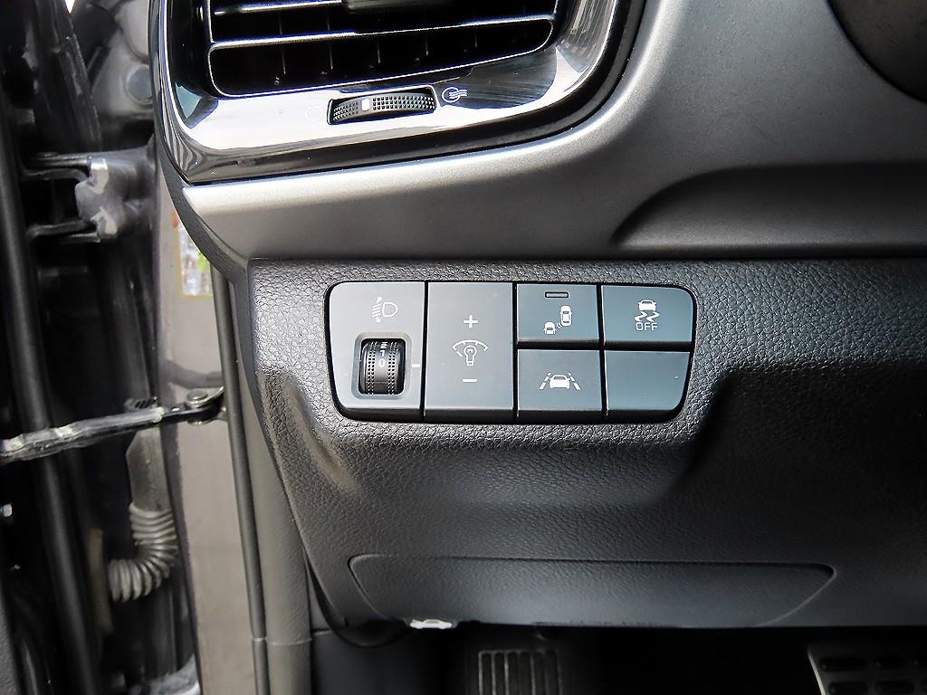 기아 스토닉 1.4 가솔린 프레스티지 - 이미지 13