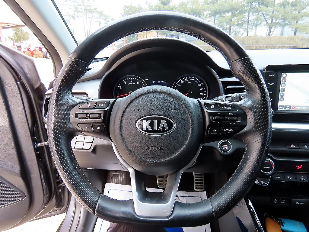 기아 스토닉 1.4 가솔린 프레스티지