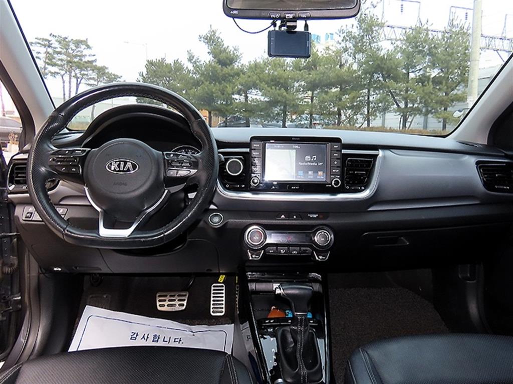 기아 스토닉 1.4 가솔린 프레스티지 - 이미지 5