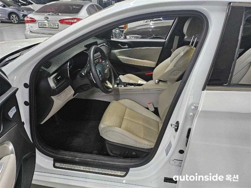 제네시스 더 뉴G70 가솔린 2.0T 2WD 기본형
