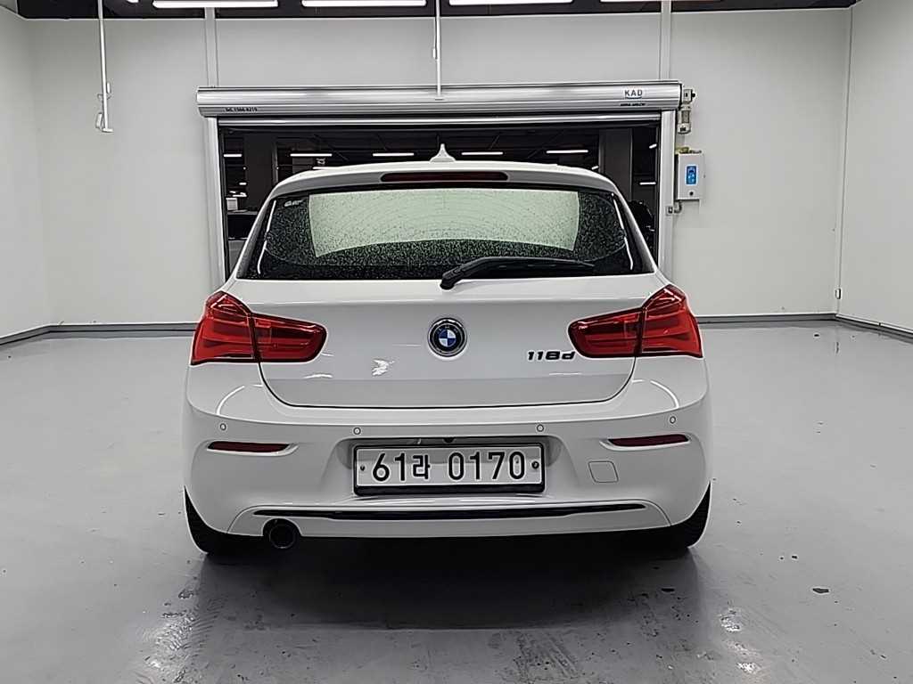 BMW 1시리즈(2세대) 5도어 118d 스포츠 라인 - 이미지 6