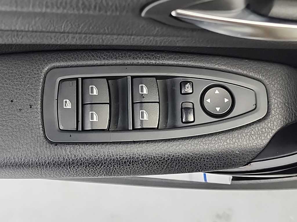 BMW 1시리즈(2세대) 5도어 118d 스포츠 라인 - 이미지 16