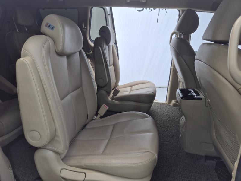 기아 더 뉴카니발 9인승 디젤 노블레스 스페셜 - 이미지 18