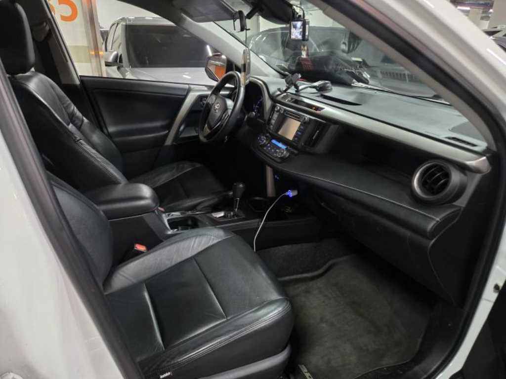 토요타 라브4(4세대) 2.5 4WD - 이미지 6