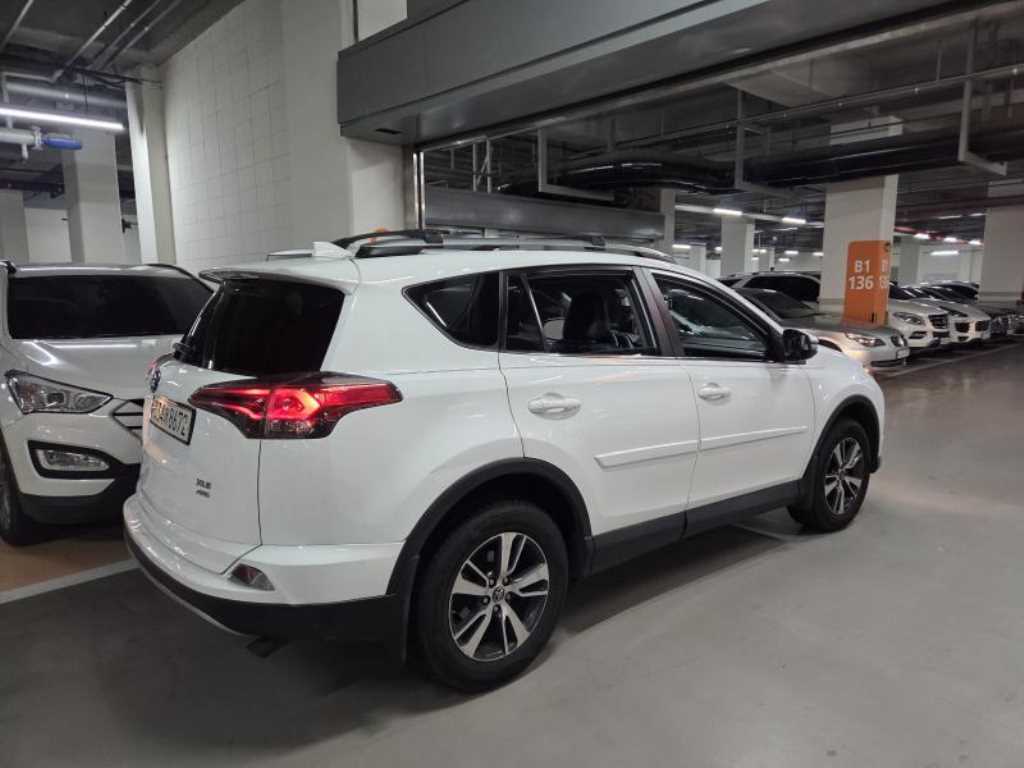 토요타 라브4(4세대) 2.5 4WD - 이미지 4