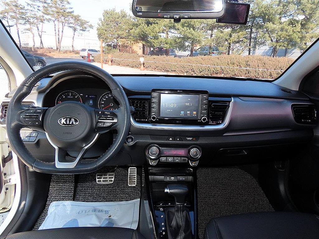 기아 스토닉 U2 1.6 디젤 프레스티지 - 이미지 2