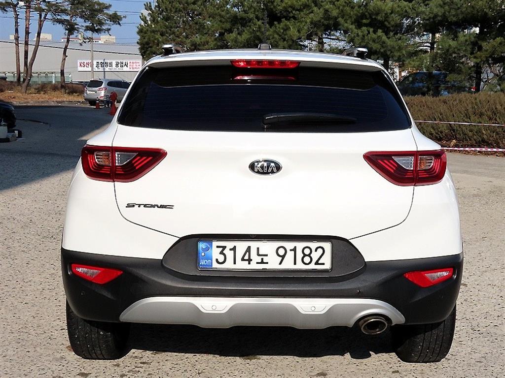 기아 스토닉 U2 1.6 디젤 프레스티지 - 이미지 11
