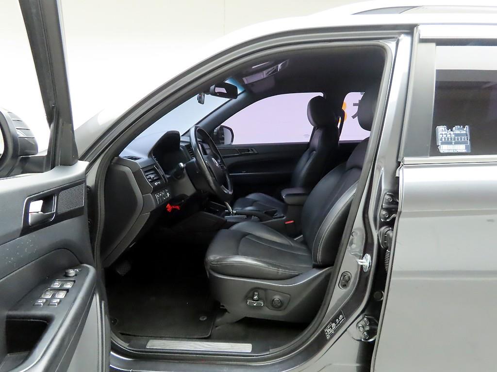 KG모빌리티(쌍용) 렉스턴 스포츠 2.2 4WD 프레스티지 스페셜 - 이미지 13