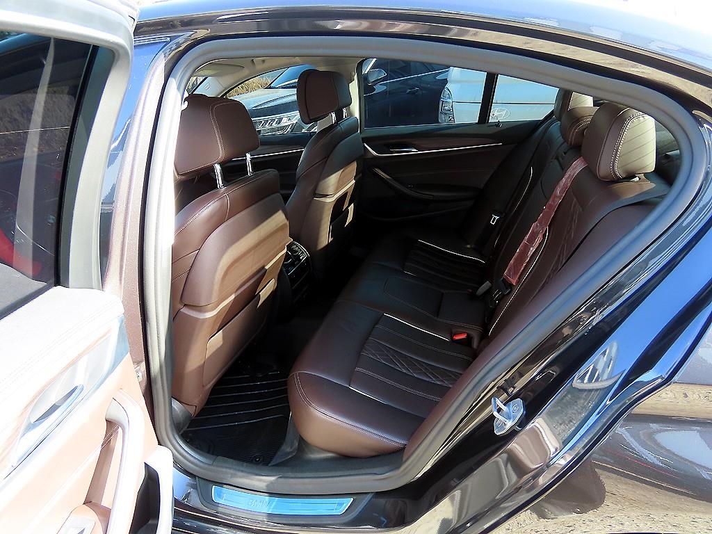 BMW 5시리즈(7세대) 520d 럭셔리 라인플러스 - 이미지 8
