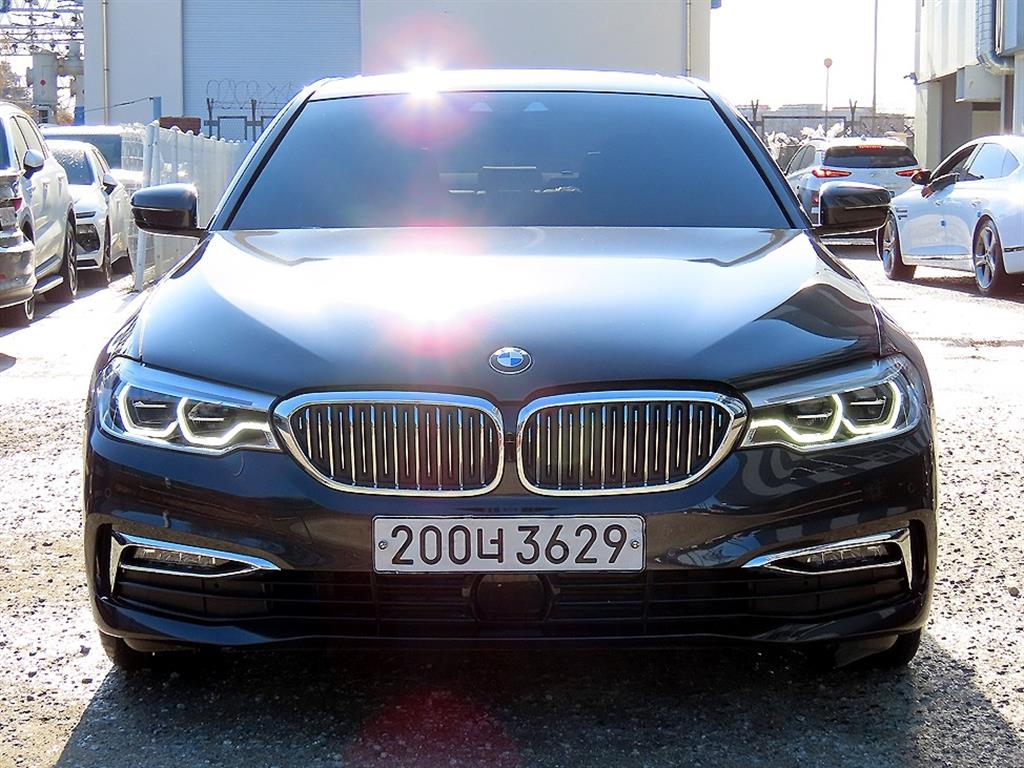 BMW 5시리즈(7세대) 520d 럭셔리 라인플러스 - 이미지 17