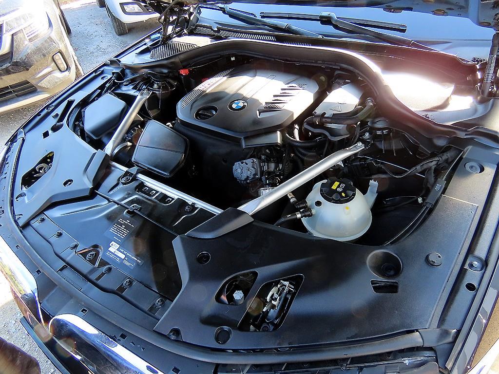 BMW 5시리즈(7세대) 520d 럭셔리 라인플러스 - 이미지 9