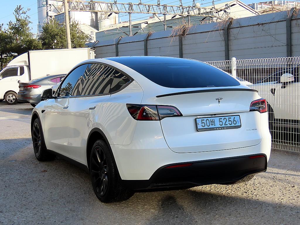 테슬라 모델 Y RWD - 이미지 18