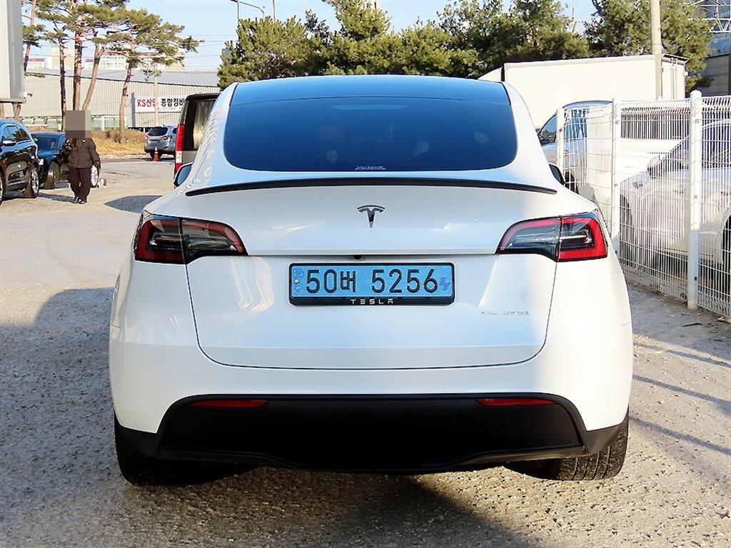 테슬라 모델 Y RWD - 이미지 5