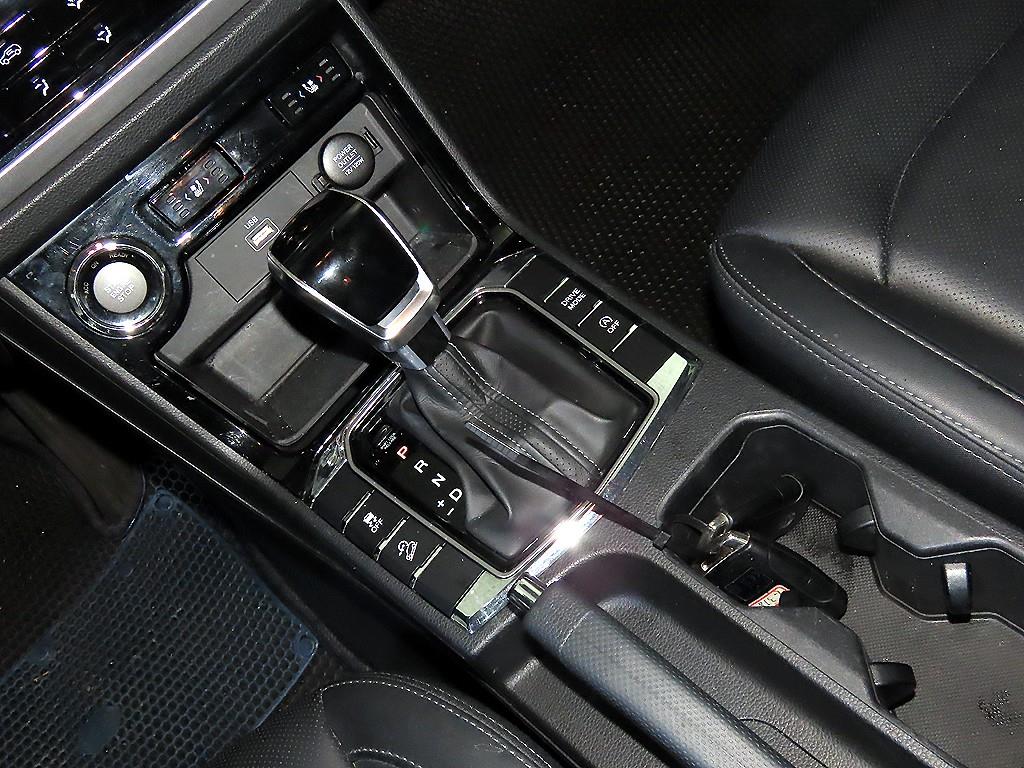 KG모빌리티(쌍용) 올 뉴코란도 1.6 디젤 2WD 딜라이트 플러스 - 이미지 17