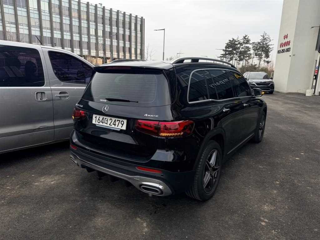 벤츠 GLB클래스 GLB 250 4매틱 - 이미지 4