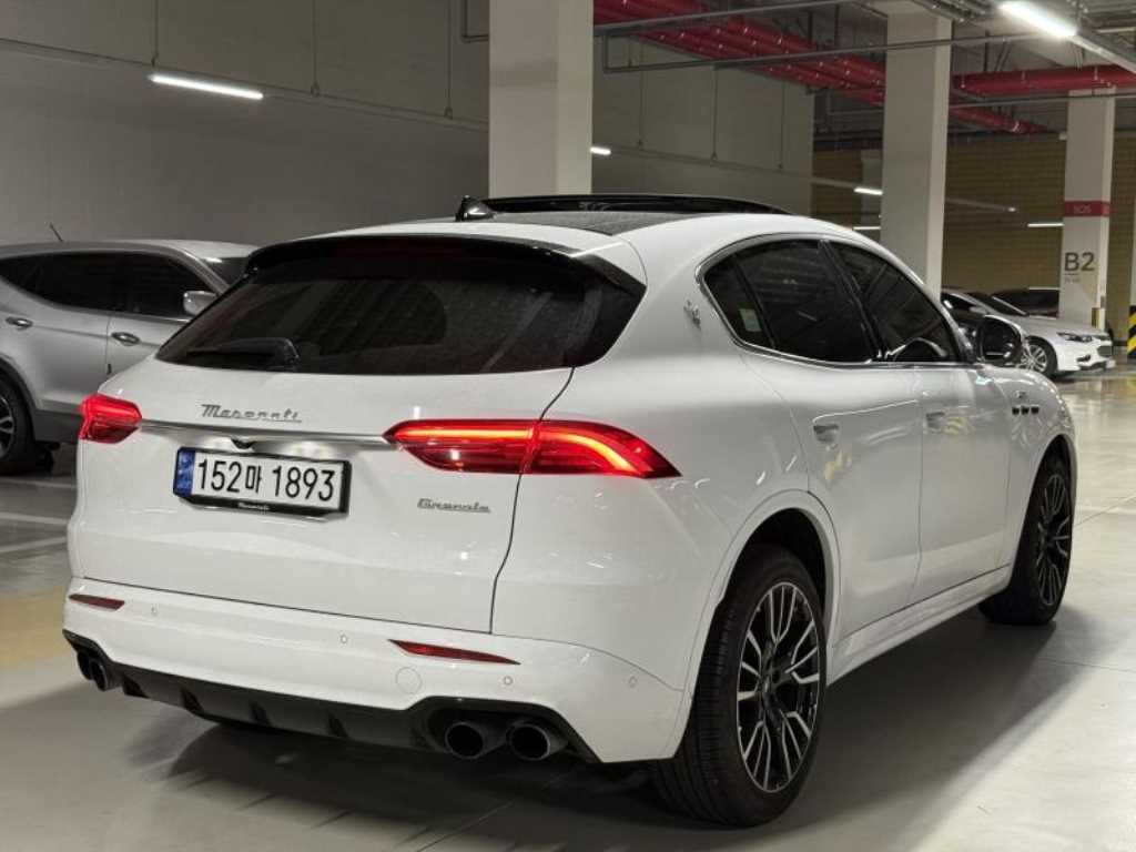 마세라티 그레칼레 2.0 GT 타입P - 이미지 4