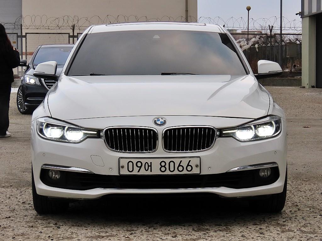BMW 3시리즈(6세대) 320i 럭셔리 - 이미지 4