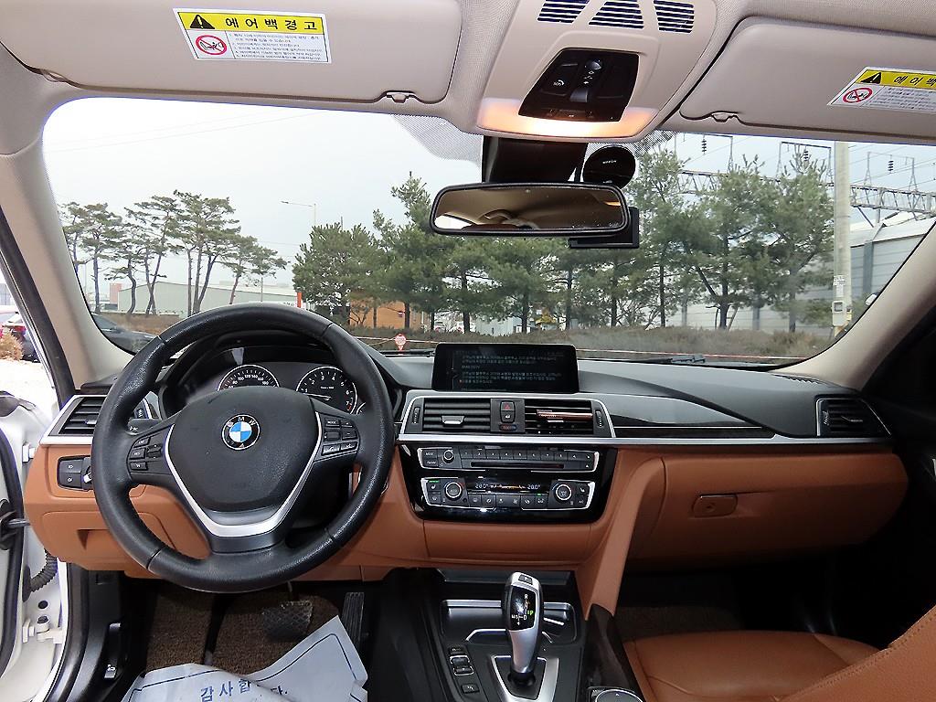 BMW 3시리즈(6세대) 320i 럭셔리 - 이미지 11