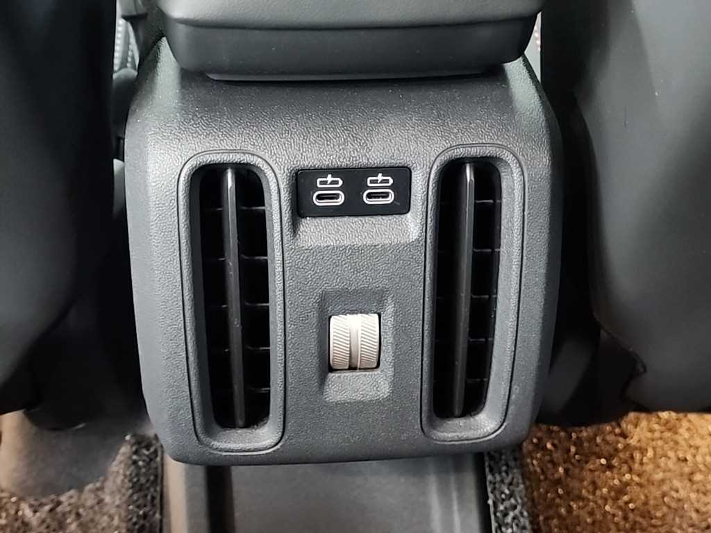 미니 컨트리맨(3세대) 2.0 JCW ALL4 - 이미지 7