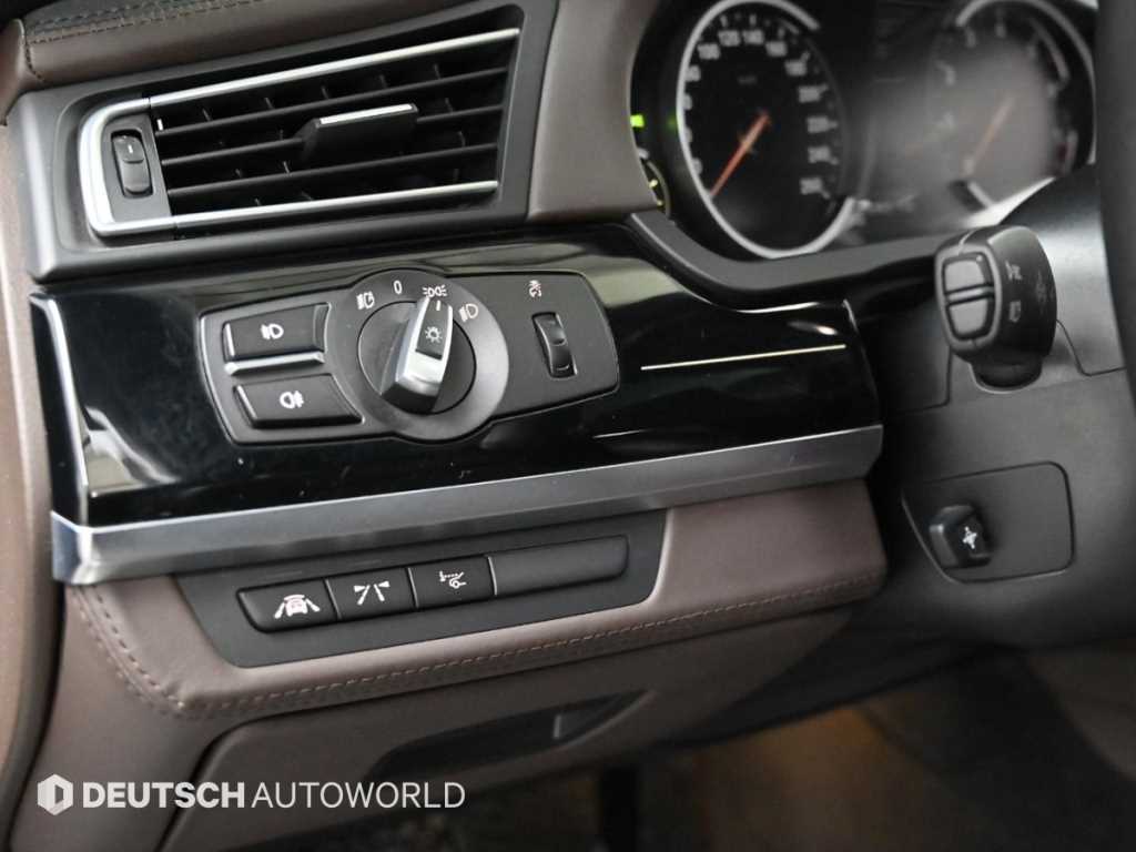 BMW 7시리즈(5세대) 750Li xDrive 인디비쥬얼 - 이미지 6