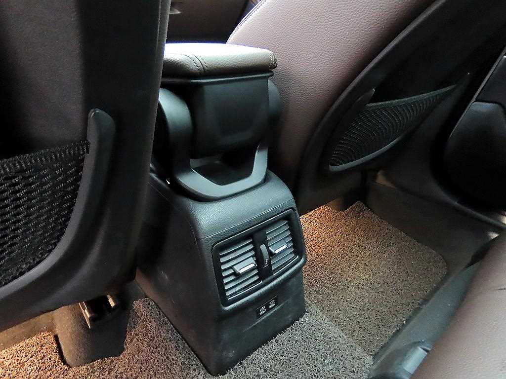 BMW X2 18d xDrive M 스포츠팩 - 이미지 9