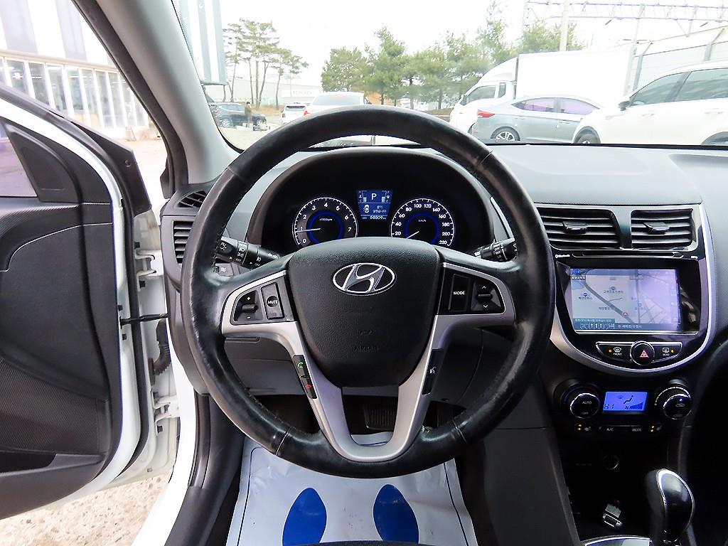 현대 엑센트 신형 1.6 GDI 프리미엄 - 이미지 12