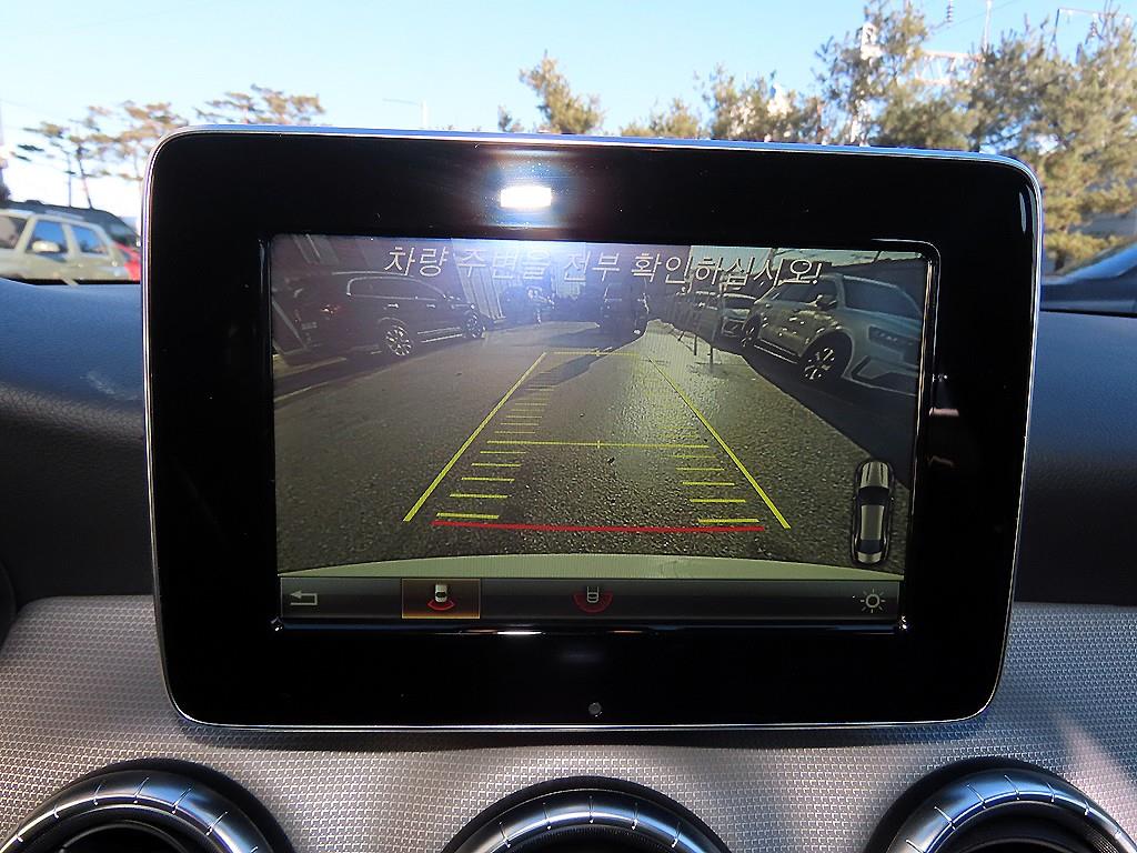 벤츠 CLA클래스 CLA250 4매틱 - 이미지 7