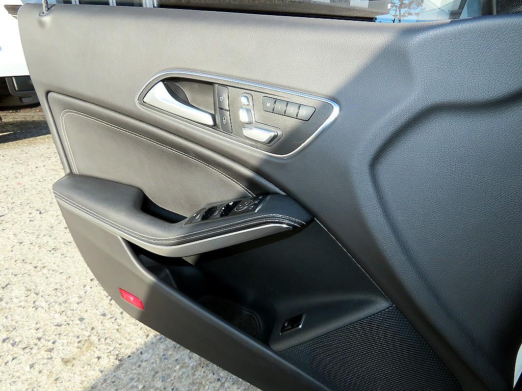 벤츠 CLA클래스 CLA250 4매틱 - 이미지 9