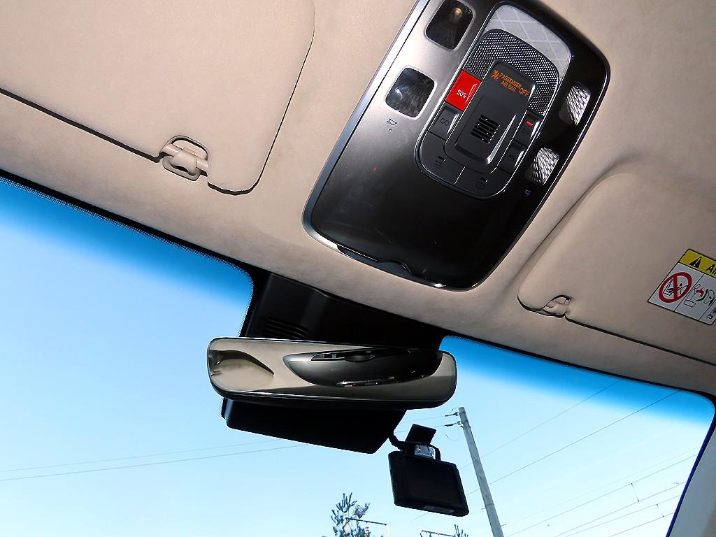 제네시스 GV70 2.2 디젤 AWD 기본형 - 이미지 2