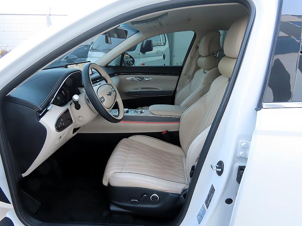 제네시스 GV70 2.2 디젤 AWD 기본형 - 이미지 17