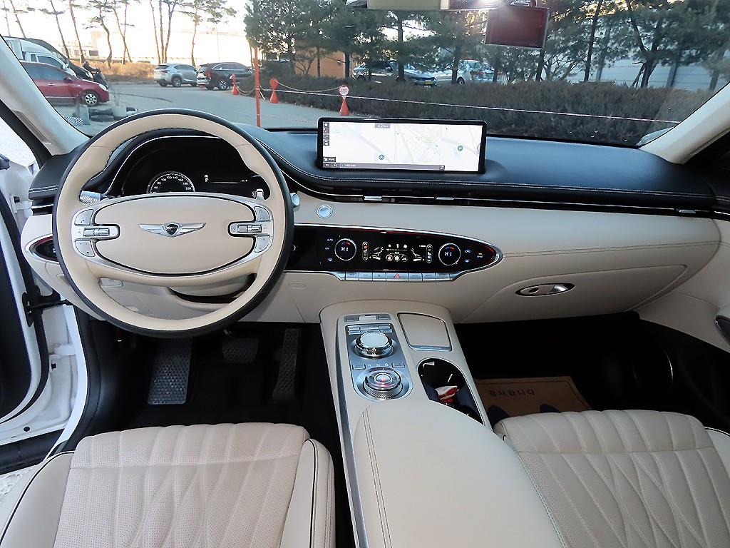 제네시스 GV70 2.2 디젤 AWD 기본형 - 이미지 11