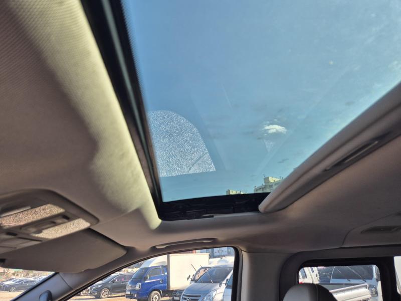 현대 그랜드스타렉스 12인승 디젤 CVX 럭셔리 - 이미지 17