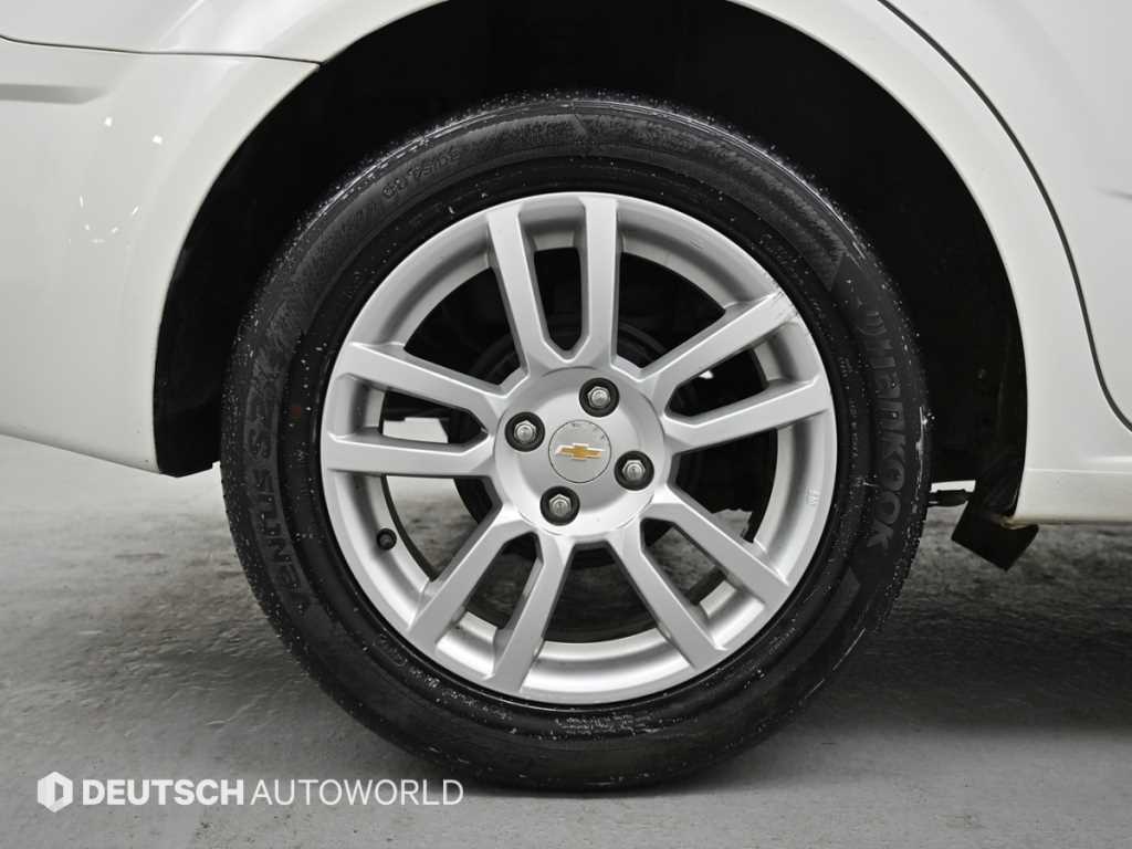 쉐보레 (대우) 아베오 4도어 1.6 LT 최고급형 - 이미지 8