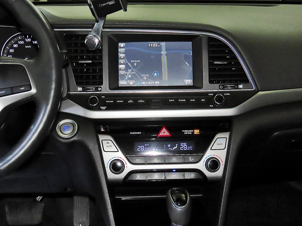 현대 아반떼AD 1.6 GDi 스마트 스페셜 - 이미지 19