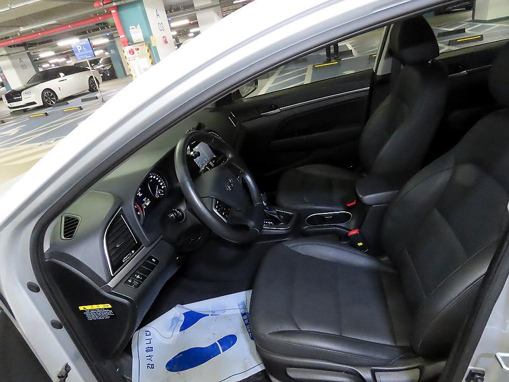 현대 아반떼AD 1.6 GDi 스마트 스페셜 - 이미지 2