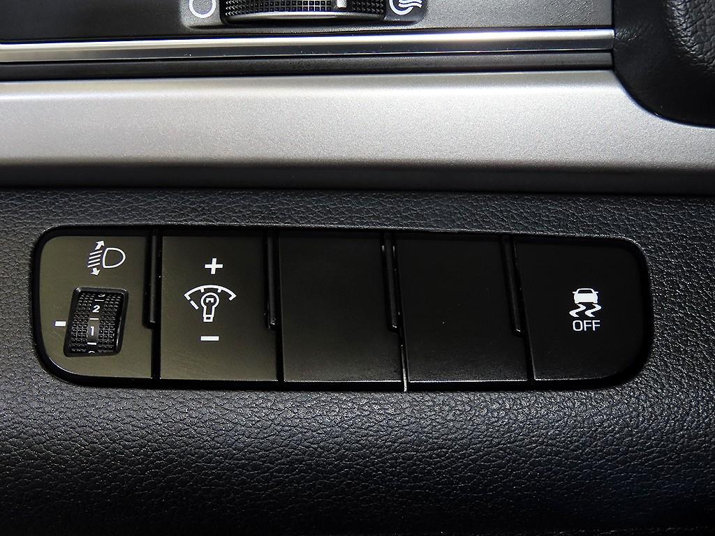 현대 아반떼AD 1.6 GDi 스마트 스페셜 - 이미지 12