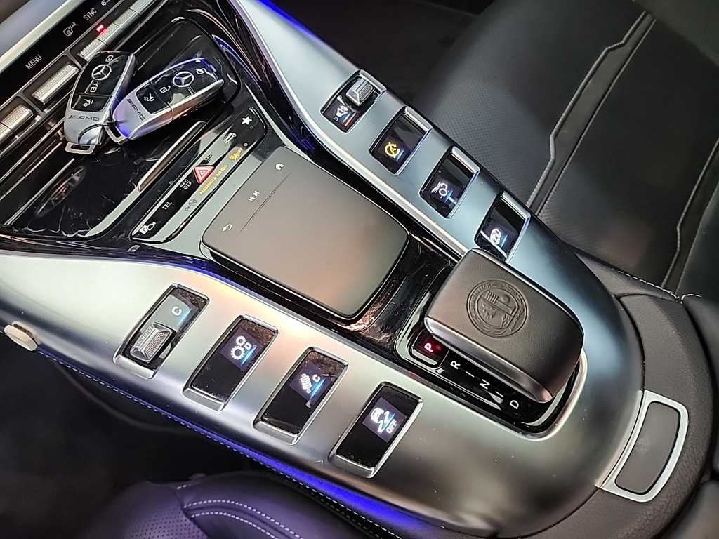 벤츠 AMG GT 43 4매틱+ - 이미지 16