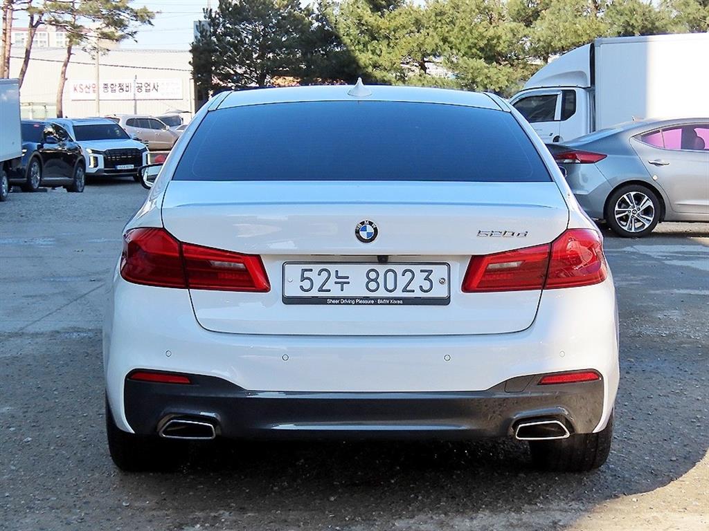 BMW 5시리즈(7세대) 520d M스포츠팩 스페셜 - 이미지 19