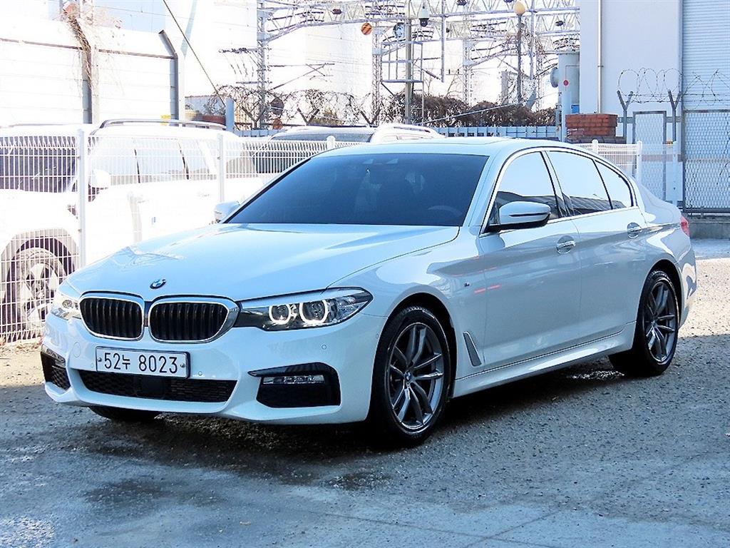 BMW 5시리즈(7세대) 520d M스포츠팩 스페셜 - 이미지 13
