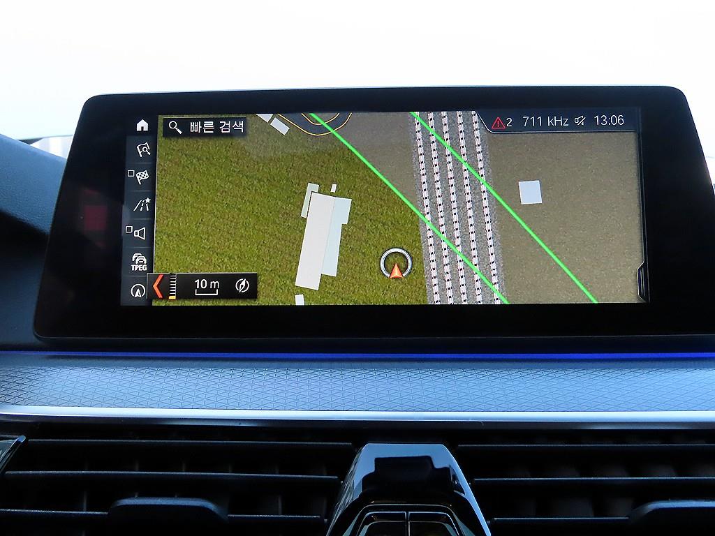 BMW 5시리즈(7세대) 520d M스포츠팩 스페셜 - 이미지 15