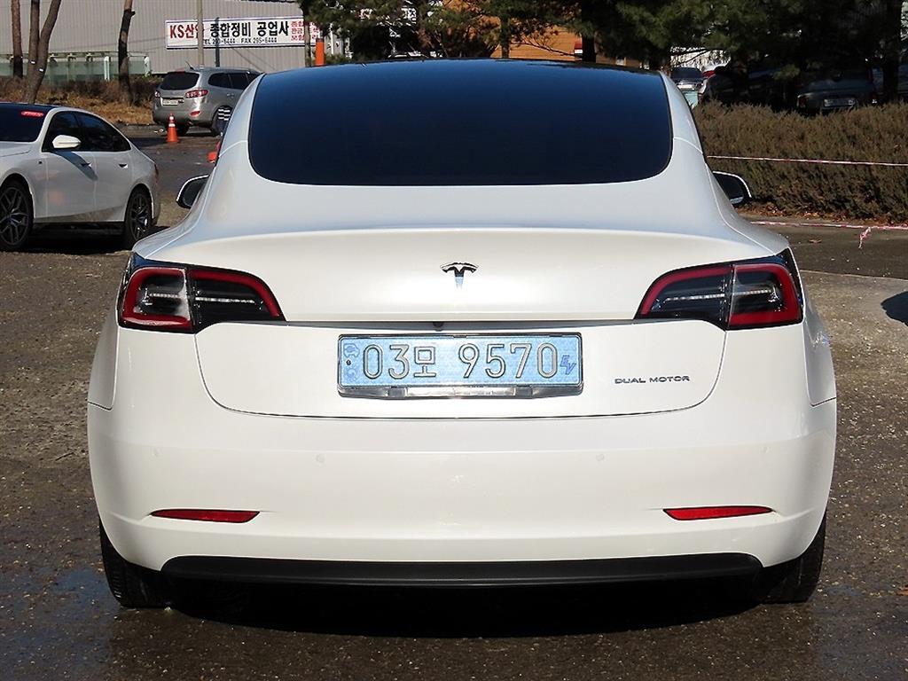 테슬라 모델 3 AWD 롱 레인지 - 이미지 5