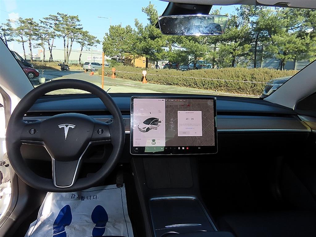 테슬라 모델 3 AWD 롱 레인지 - 이미지 18