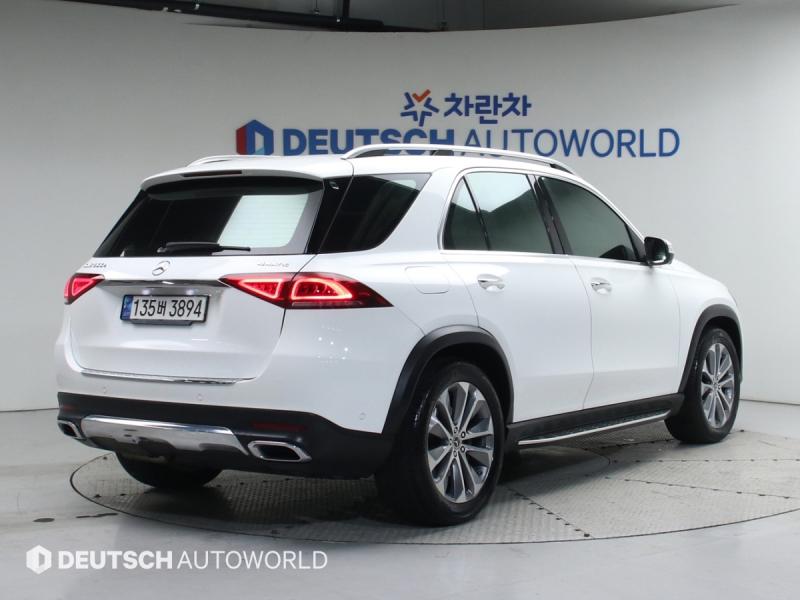 벤츠 GLE클래스(4세대) GLE 300d 4매틱 - 이미지 8