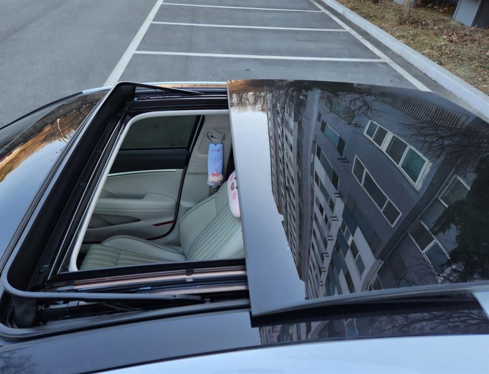 제네시스 더 뉴G70 가솔린 2.0T 2WD 기본형 - 이미지 5